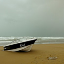 Einsames Boot am Strand bei Side (Türkei)